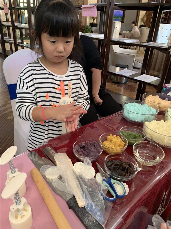 情系中秋，樂享團圓——君河灣社區冰皮月餅制作活動圓滿落幕